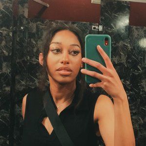 Meet your Posher, Zoë